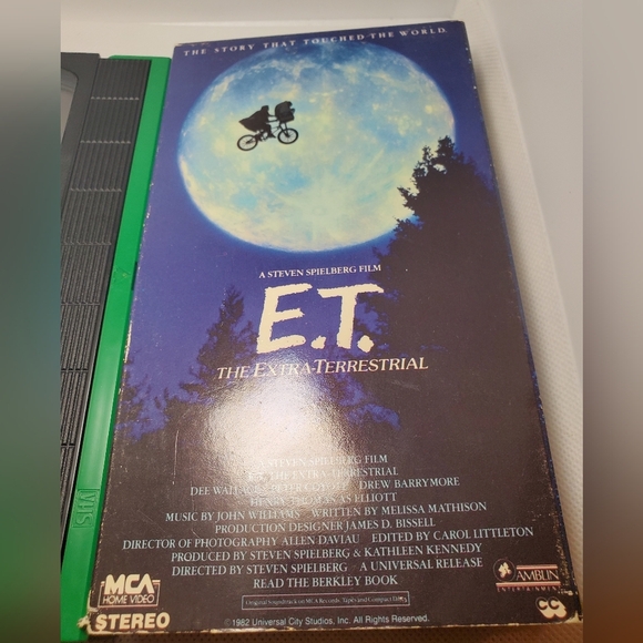 E.T. The Extra Terrestrial VHS 1982 Rare Green and Black Tape Spielberg VINTAGE - Picture 1 of 4